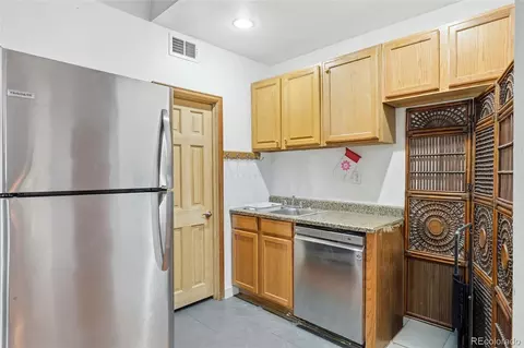 Kitchen - 9655 Morrison Rd, Lakewood, CO 80227 photo 5 of 5