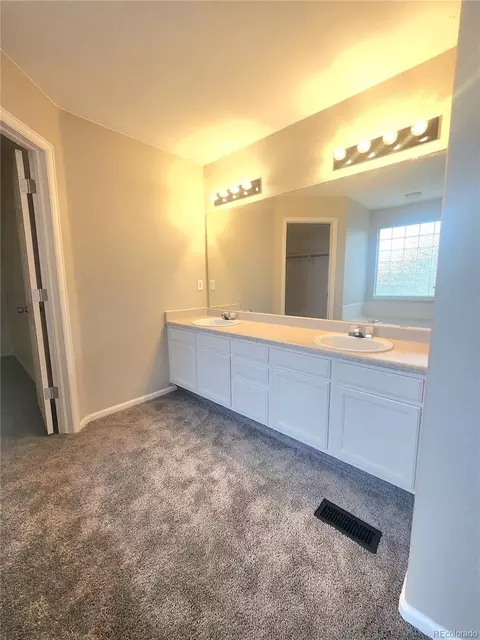 Bath - 19913 E 59th Ave, Aurora, CO 80019 photo 1 of 5