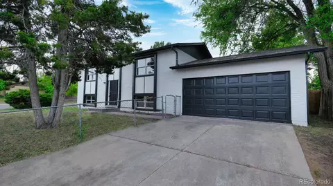5505 Eagle St, Denver, CO 80239 photo 2