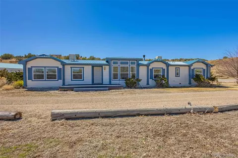 1381 Valley Dr, Penrose, CO 81240
