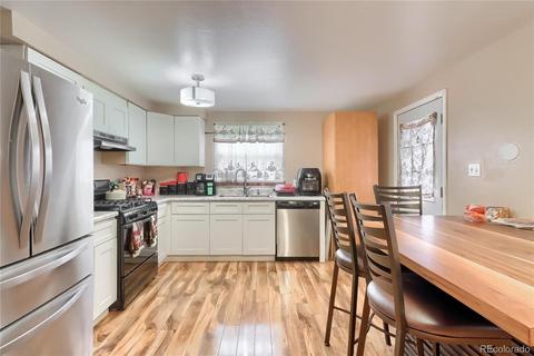 5072 Upton Ct, Denver, CO 80239 photo 5