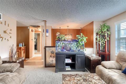 5072 Upton Ct, Denver, CO 80239 photo 4
