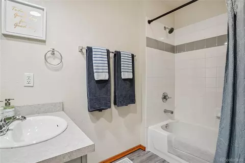 Bath - 4145 E 119th Pl #B, Thornton, CO 80233 photo 4 of 4