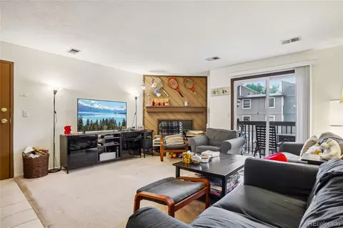 2900 Shadow Creek Dr #201, Boulder, CO 80303