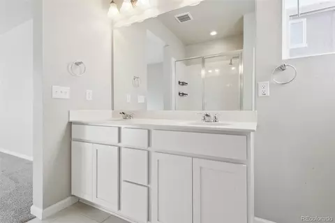 Bath - 6900 E 119th Pl, Thornton, CO 80233 photo 2 of 4