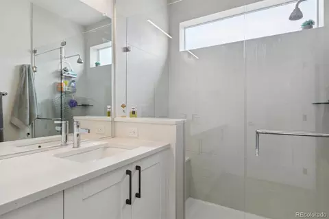 Bath - 4100 E Iliff Ave #17, Denver, CO 80222 photo 5 of 5