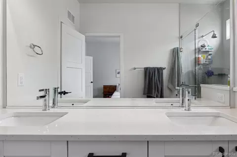 Bath - 4100 E Iliff Ave #17, Denver, CO 80222 photo 4 of 5