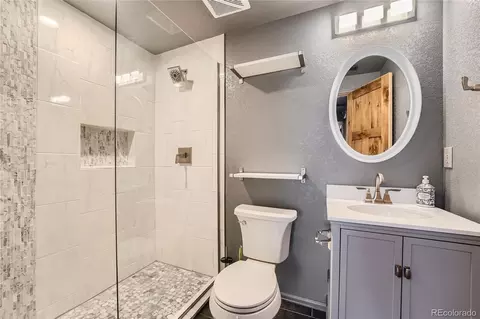 Bath - 786 Florence Ave, Firestone, CO 80520 photo 4 of 4