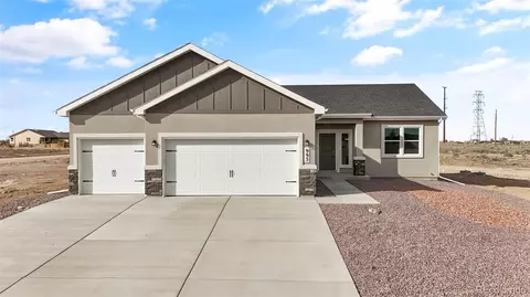 995 E Kirkwood Dr, Pueblo, CO 81007