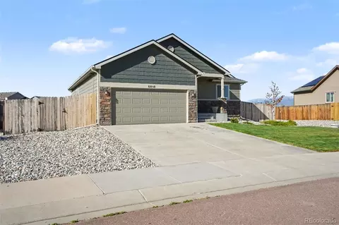 6850 Phantom Way, Colorado Springs, CO 80925
