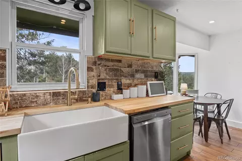 Kitchen - 9759 Fallen Rock Rd, Conifer, CO 80433 photo 2 of 3