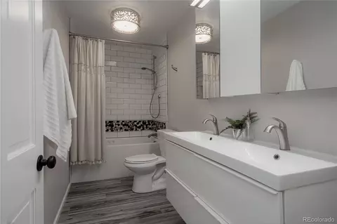 Bath - 12851 E Vassar Dr, Aurora, CO 80014 photo 4 of 5