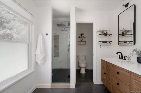 Bath - 12851 E Vassar Dr, Aurora, CO 80014 photo 2 of 5