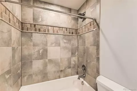 Bath - 805 29th St #504, Boulder, CO 80303 photo 3 of 5