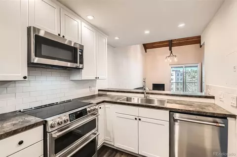 Kitchen - 805 29th St #504, Boulder, CO 80303 photo 3 of 4