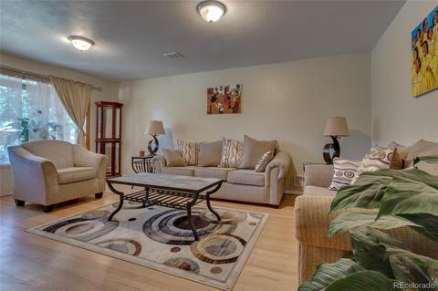 3064 Carson St, Aurora, CO 80011 photo 6