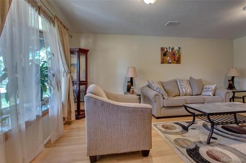 3064 Carson St, Aurora, CO 80011 photo 5