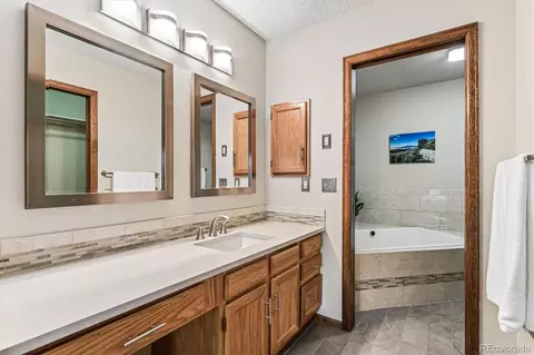Bath - 16065 Double Eagle Dr #B, Morrison, CO 80465 photo 2 of 4
