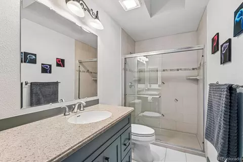 Bath - 16065 Double Eagle Dr #B, Morrison, CO 80465 photo 4 of 4