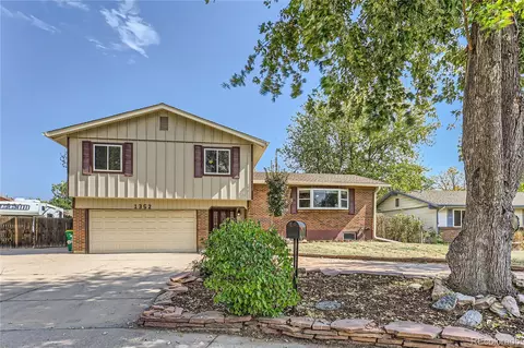 1352 S Peoria Ct, Aurora, CO 80012