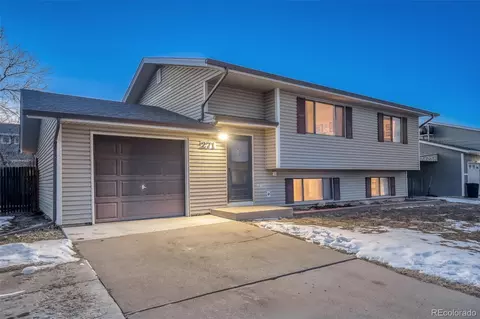 271 Birch St, Bennett, CO 80102 photo 2