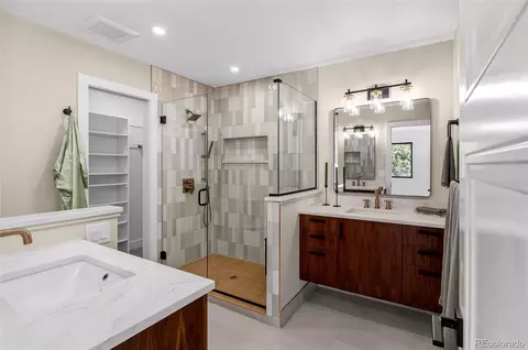 Bath - 7552 Surrey Dr, Morrison, CO 80465 photo 2 of 6