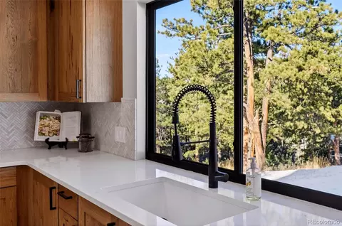 Kitchen - 7552 Surrey Dr, Morrison, CO 80465 photo 7 of 10