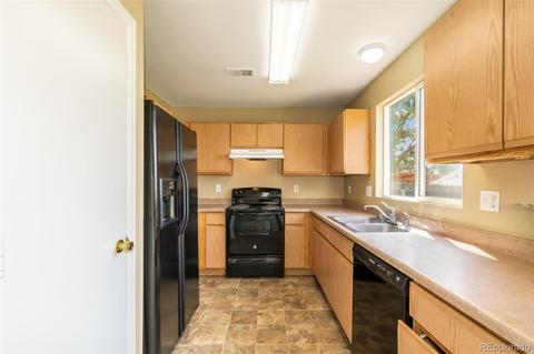 15645 E 50th Ave, Denver, CO 80239 photo 2