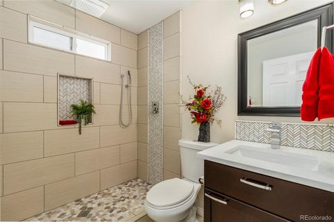 4802 Deephaven Ct, Denver, CO 80239 photo 11