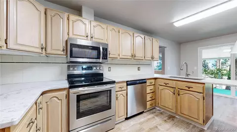 8228 Upham Ct, Arvada, CO 80003 photo 5