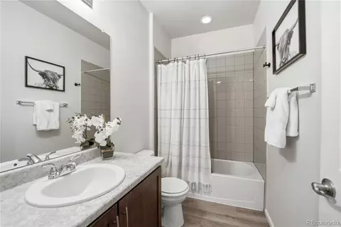 Bath - 25660 E Archer Ave, Aurora, CO 80018 photo 1 of 3