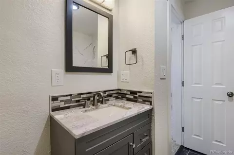 17464 E Temple Dr, Aurora, CO 80015 photo 11