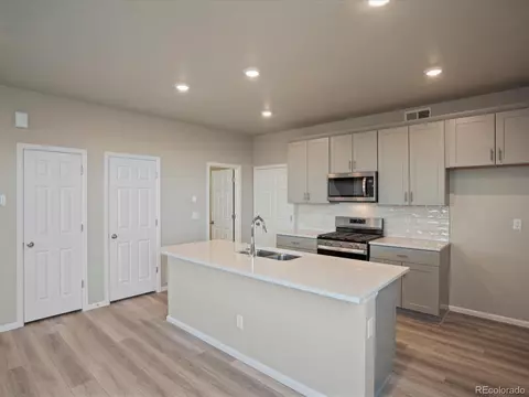 22195 E 7th Pl, Aurora, CO 80018 photo 8