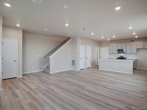 22195 E 7th Pl, Aurora, CO 80018 photo 3