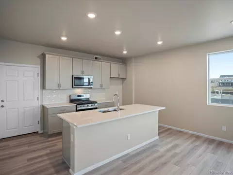 22195 E 7th Pl, Aurora, CO 80018 photo 5