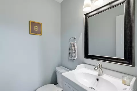 Bath - 4985 E 12th Ave, Denver, CO 80220 photo 2 of 5