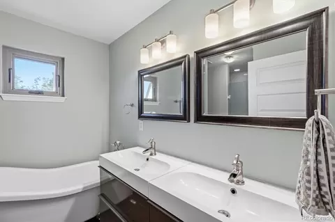 Bath - 4985 E 12th Ave, Denver, CO 80220 photo 1 of 5