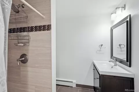 Bath - 4985 E 12th Ave, Denver, CO 80220 photo 4 of 5