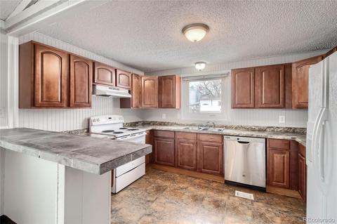 201 Elm St, Bennett, CO 80102 photo 7