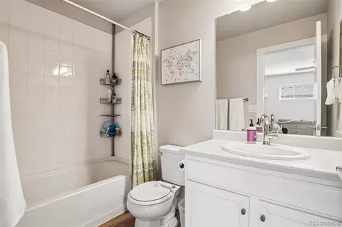 Bath - 16021 E 47th Pl, Denver, CO 80239 photo 4 of 4