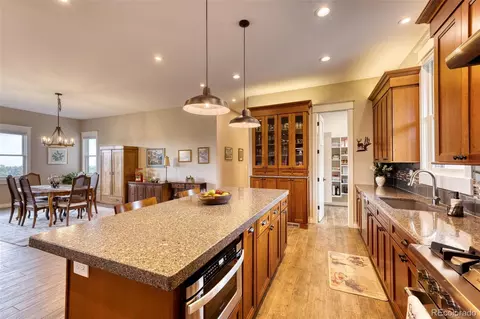 5236 Bear Mountain Dr, Evergreen, CO 80439 photo 3
