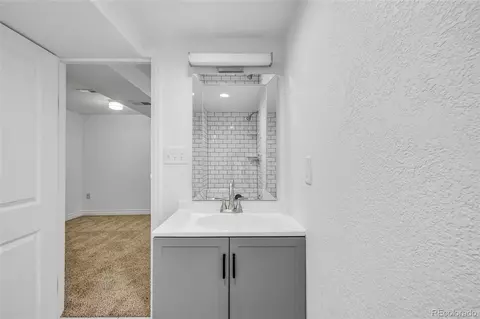 Bath - 16298 E Bates Dr, Aurora, CO 80013 photo 4 of 4