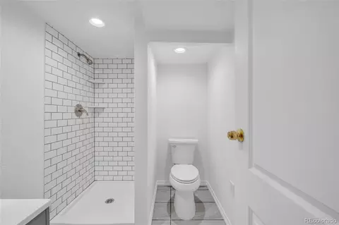 Bath - 16298 E Bates Dr, Aurora, CO 80013 photo 3 of 4
