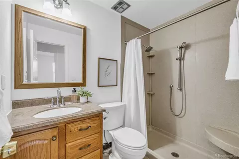 Bath - 16298 E Bates Dr, Aurora, CO 80013 photo 2 of 4