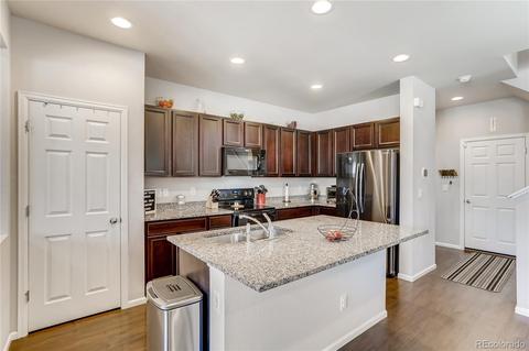 15782 E Warner Dr, Denver, CO 80239 photo 3