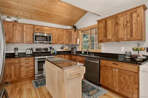 Kitchen - 12090 Tecumseh Trl, Conifer, CO 80433 photo 2 of 4