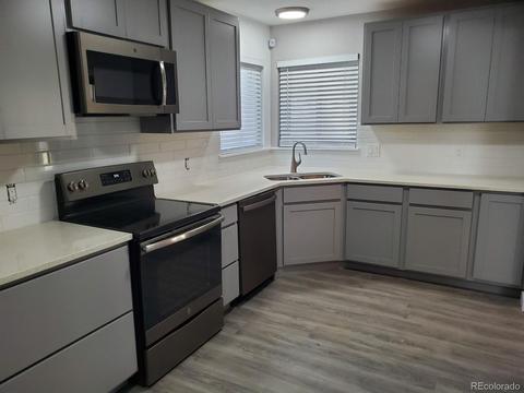 1742 Macon St, Aurora, CO 80010 photo 4