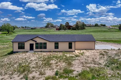 7451 Sun Country Dr, Elizabeth, CO 80107