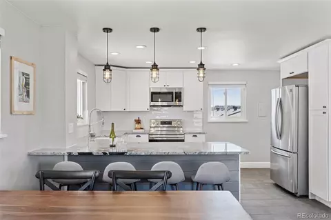 2408 E Cresthill Ave, Centennial, CO 80121 photo 8