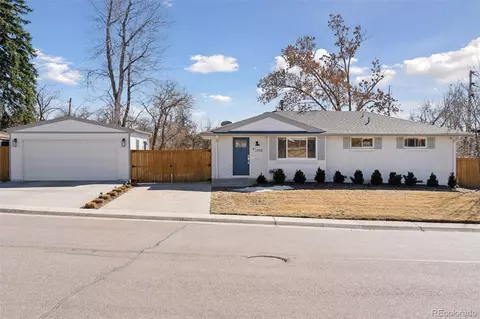2408 E Cresthill Ave, Centennial, CO 80121 photo 2